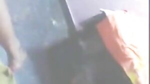 귀여운 통통한 Emma 기운찬 그녀의 빨간 나귀