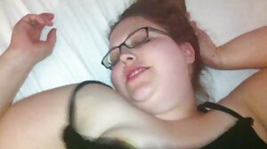 Lesbo 아시아의 아기 키스